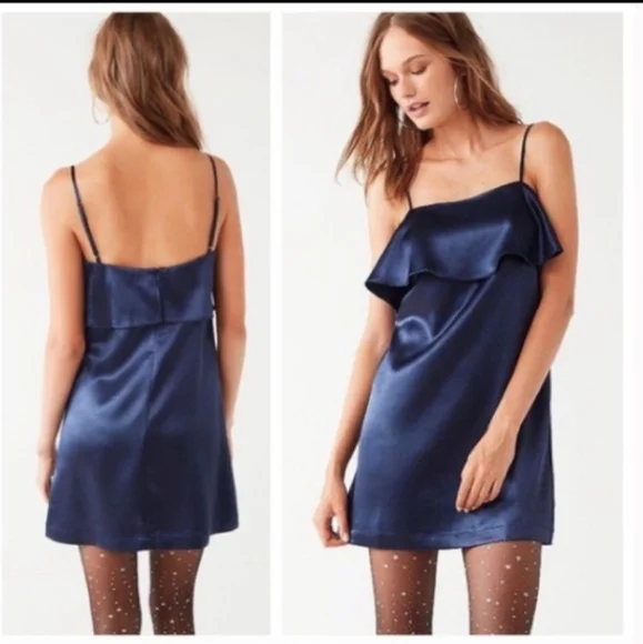 Urban Outfitters Kimchi Blue Rose satin dress - Picture 4 of 11